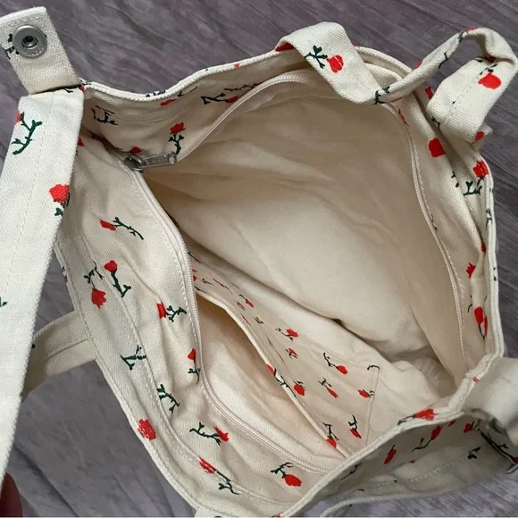 BAGGU horizontal zip duck bag painted wildflower - Picture 5 of 8